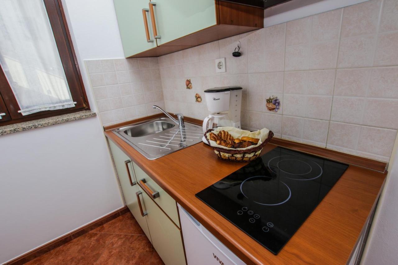 Apartments Cvitan 1. Floor Poreč Extérieur photo