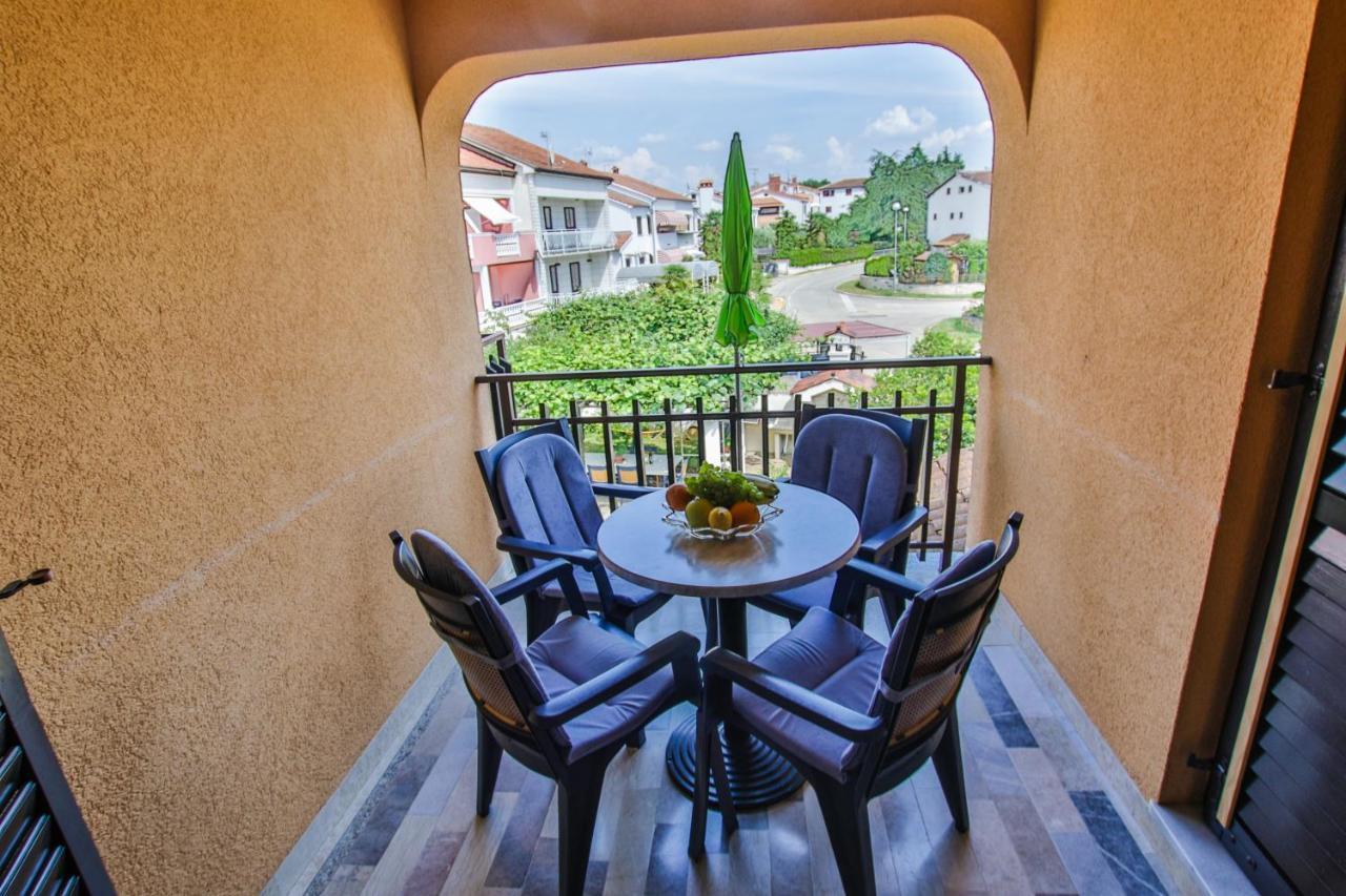 Apartments Cvitan 1. Floor Poreč Extérieur photo
